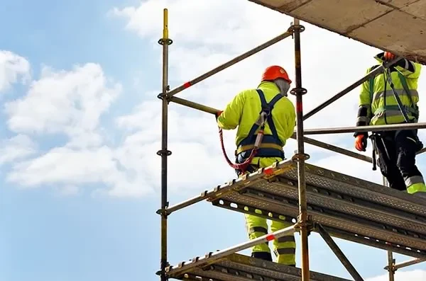 an toan lam viec tren cao large 1